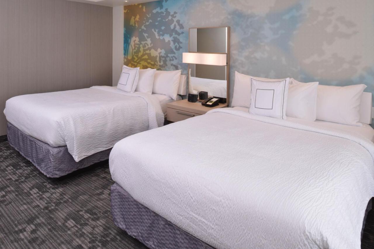 Courtyard By Marriott Boston Littleton Hotel Екстериор снимка