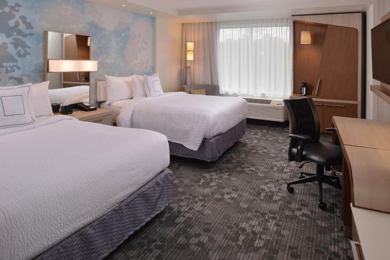 Courtyard By Marriott Boston Littleton Hotel Екстериор снимка