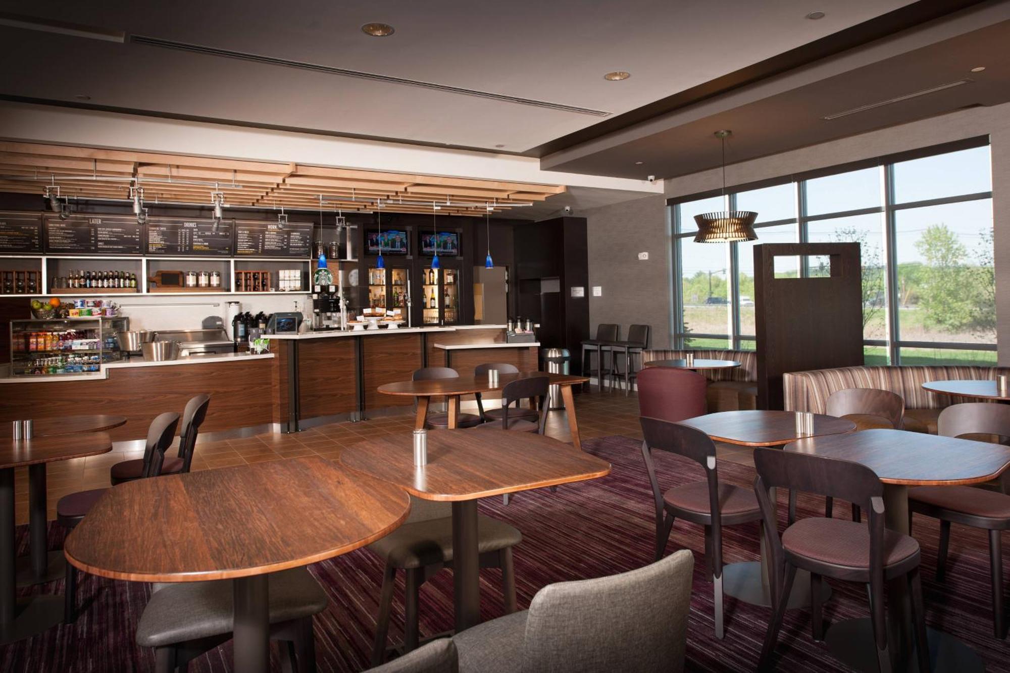 Courtyard By Marriott Boston Littleton Hotel Екстериор снимка
