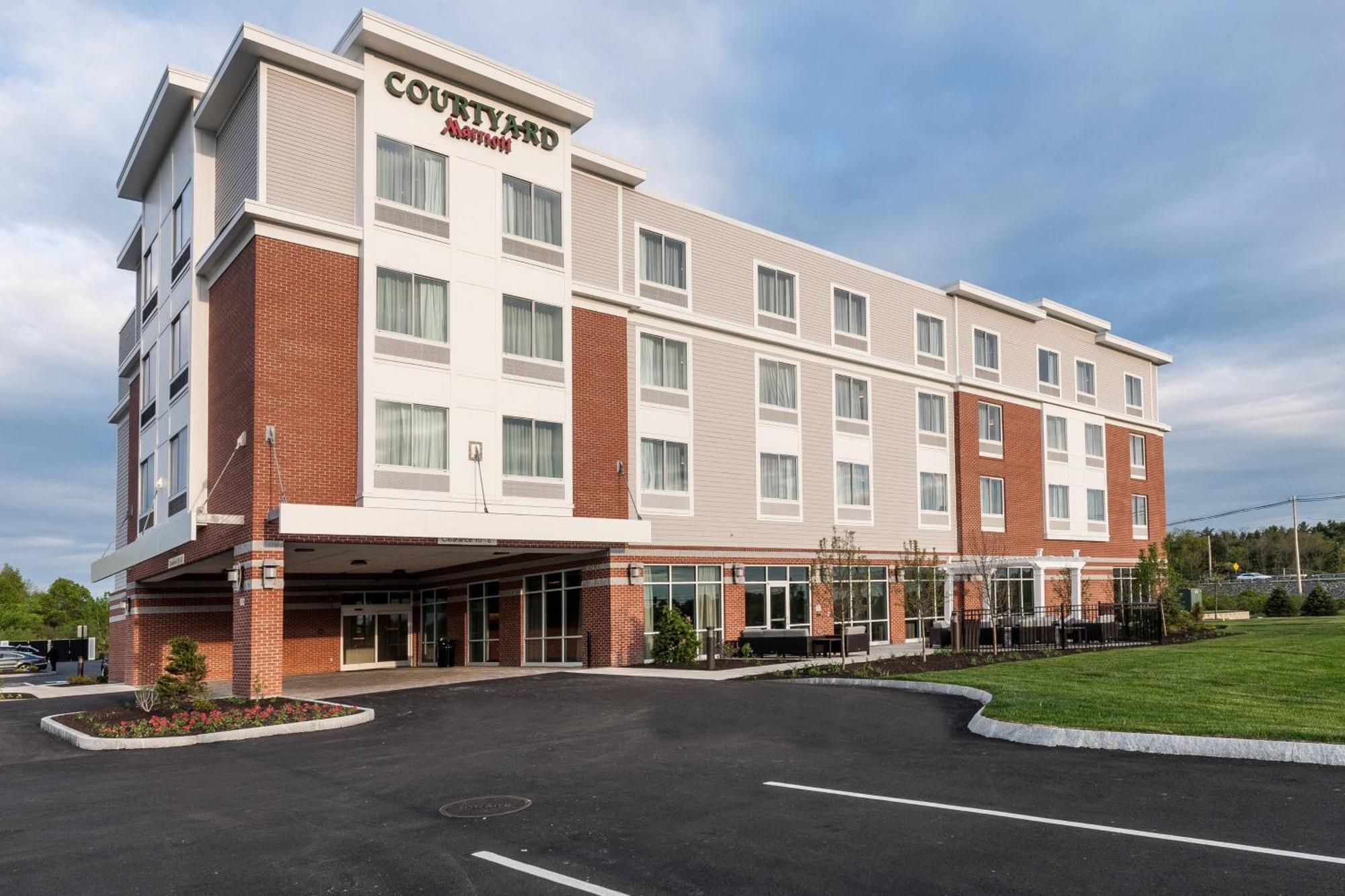Courtyard By Marriott Boston Littleton Hotel Екстериор снимка