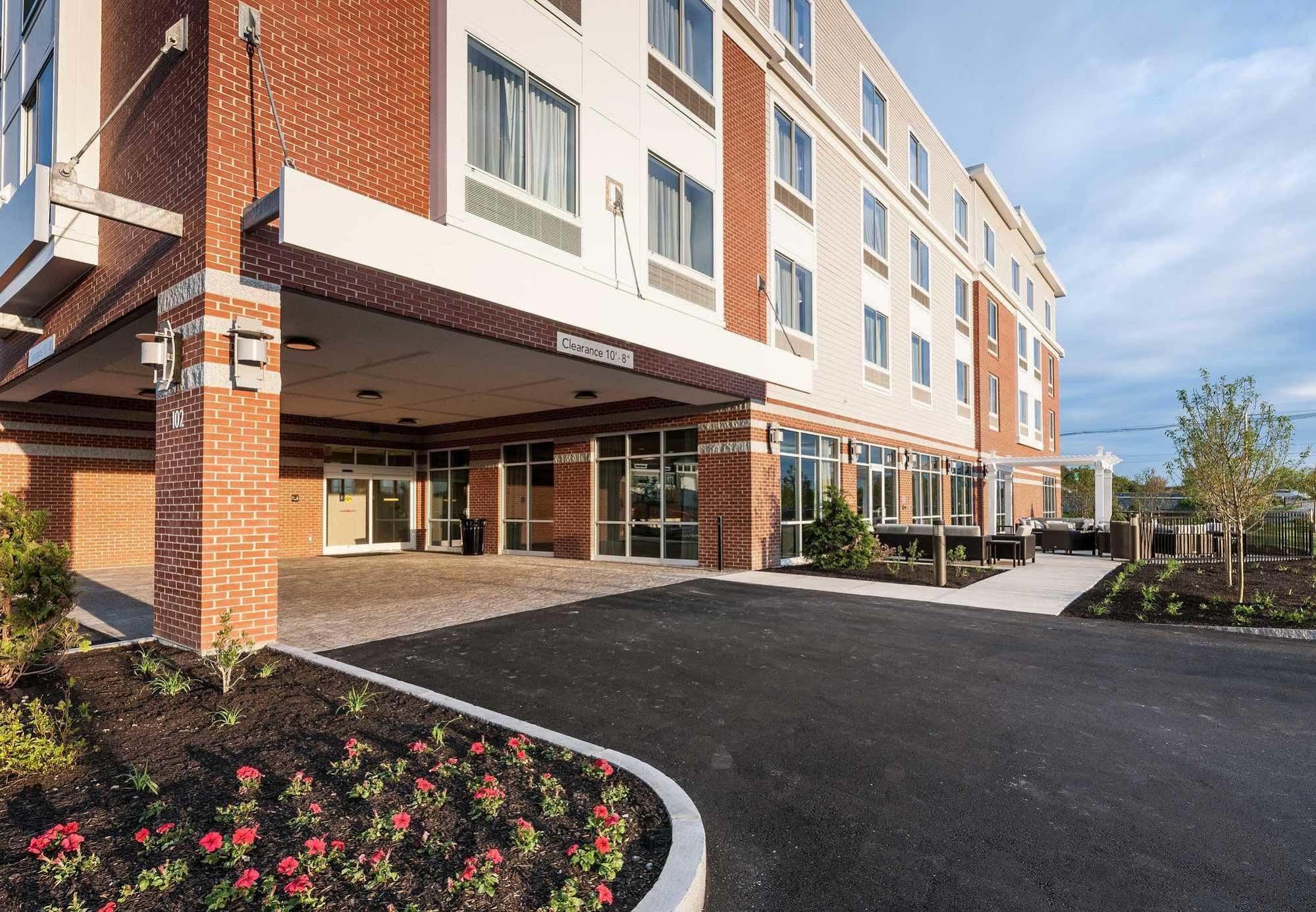 Courtyard By Marriott Boston Littleton Hotel Екстериор снимка