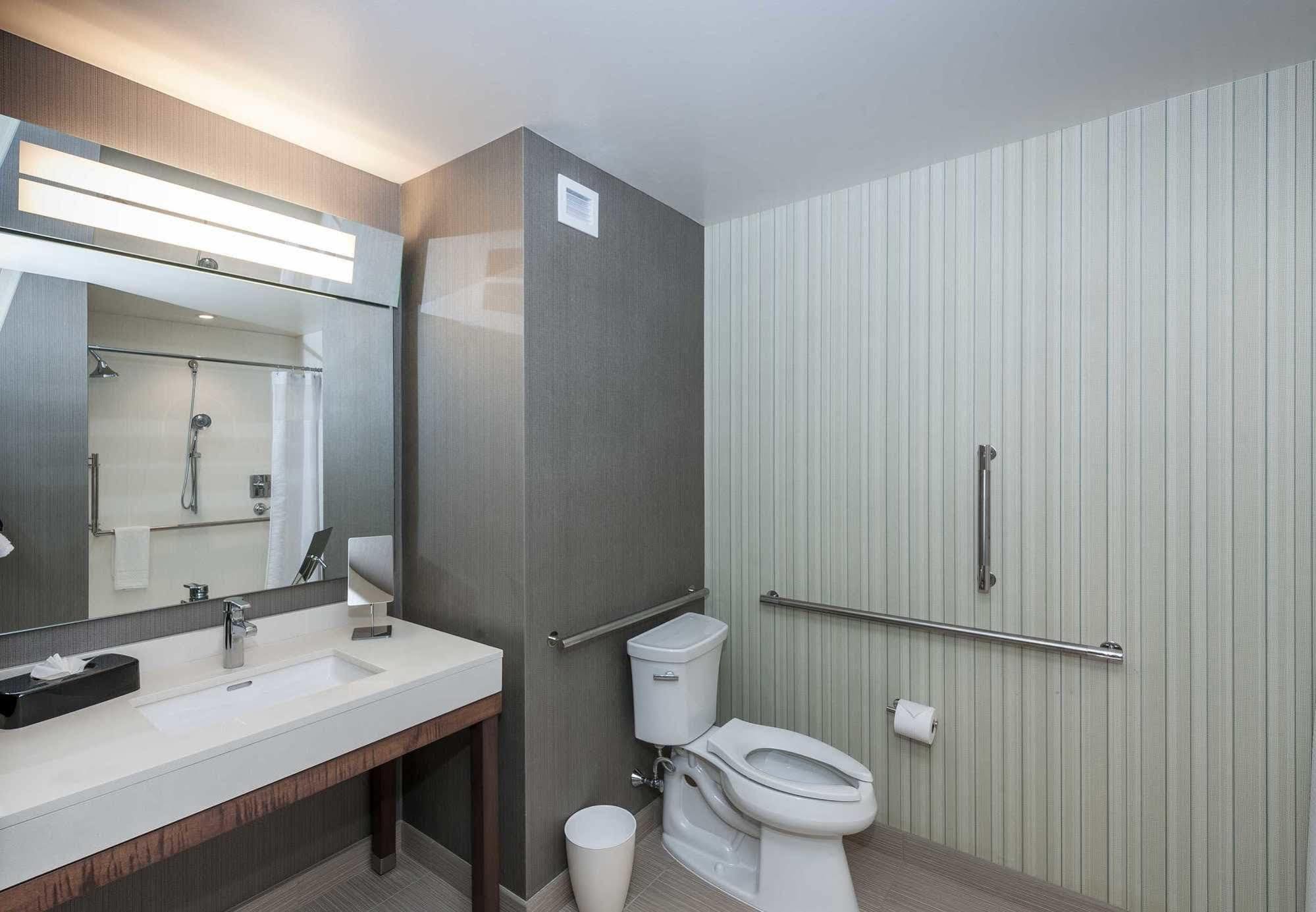 Courtyard By Marriott Boston Littleton Hotel Екстериор снимка